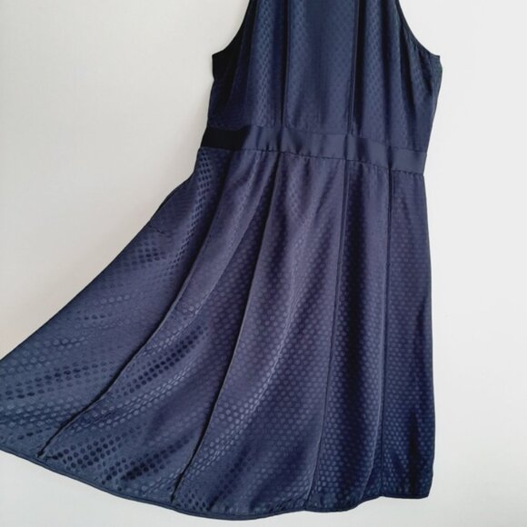 BANANA REPUBLIC Halter Waist Defined Fit & Flare Dot Knee Length Dress Navy Sz 8 - Picture 7 of 14